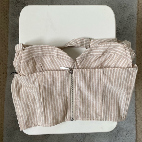 Revolve - Superdown Ruby Halter Top in Beige & White - Picture 3 of 4